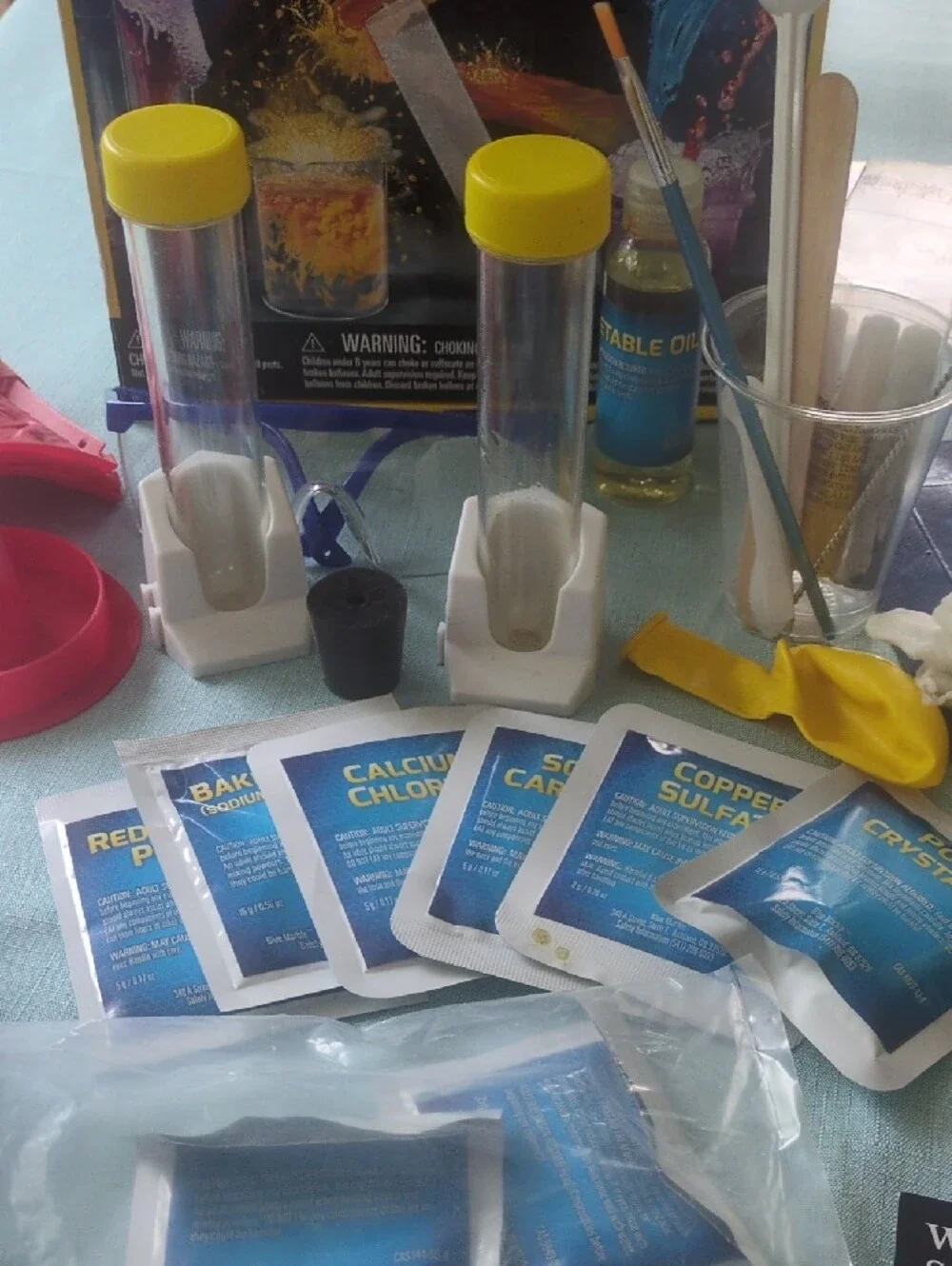 National Geographic Stunning Science Chemistry Set - Yellow, Blue, Purple